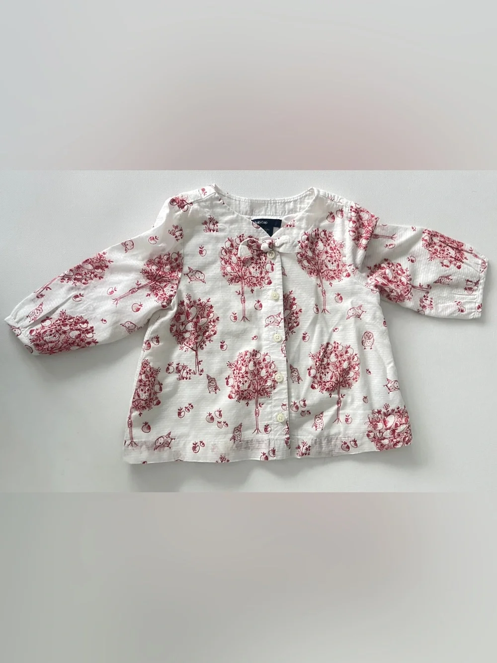 Gap girl's long-sleeve blouse with  Button-front.  Size 3T.
